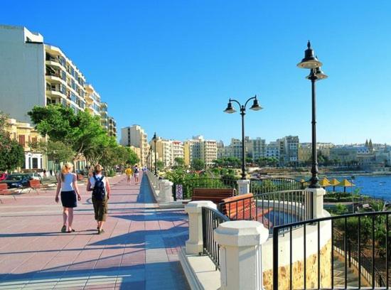 Deluxe Apartment With Valletta And Harbour Views Sliema Exterior foto